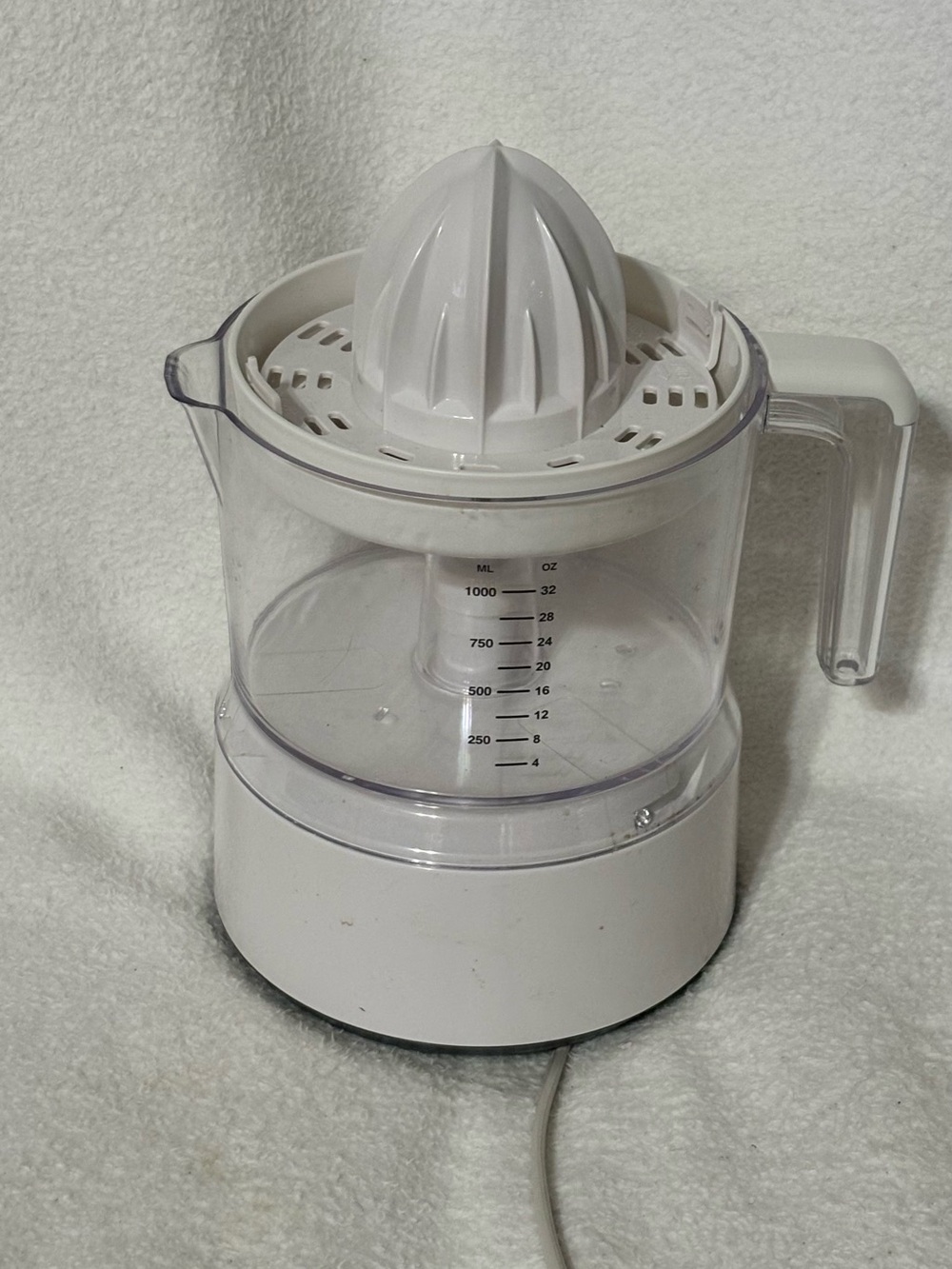 White Electric Citrus Juicer - Home Kitchen